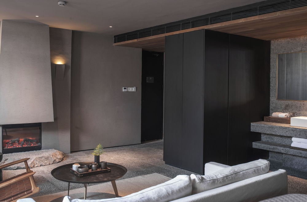 Yakamoz Erhai Hotel