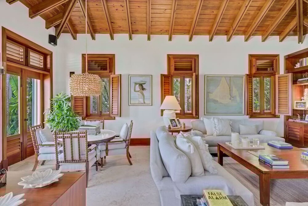 Magnificent Eight Bedroom Holiday Home