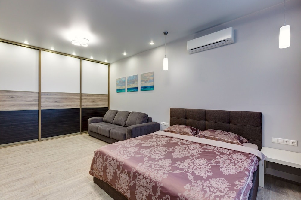 Deluxe Azbuka apartment in Gostiny Dvor view 4
