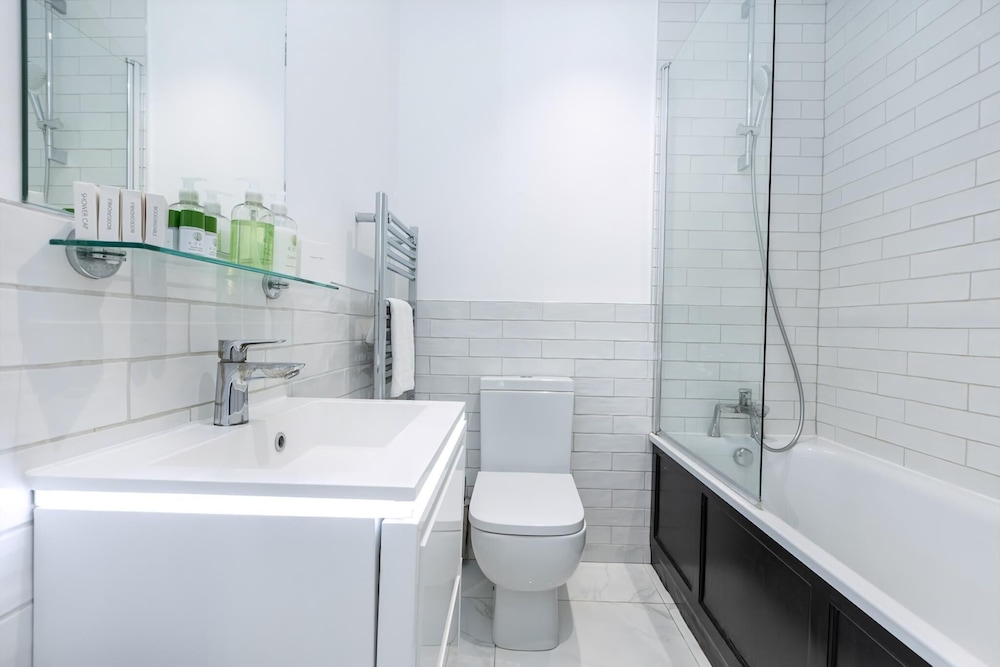 Elegant Three-bed Marylebone Flat Near Oxford Circus!
