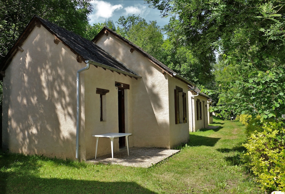 Camping le Paisserou - Bungalow view 5