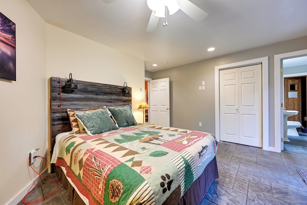 Ski, Fish & Explore: Packwood Home w/ Sauna!