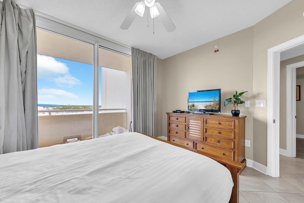 Majestic Beach Towers 2-801