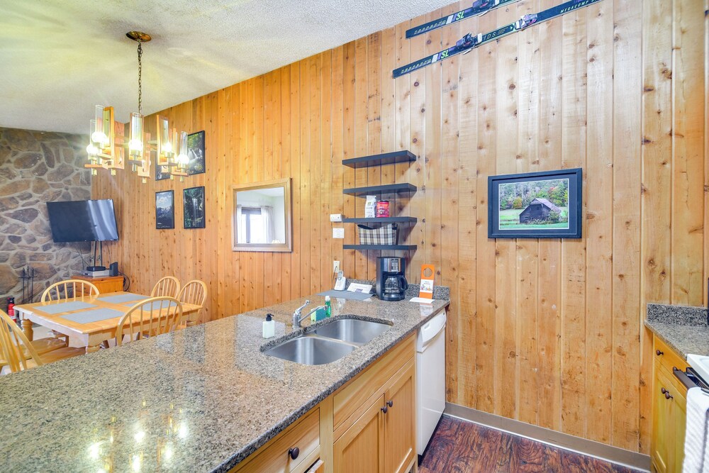 Pool + Hot Tub Access: Condo in Winter Park!