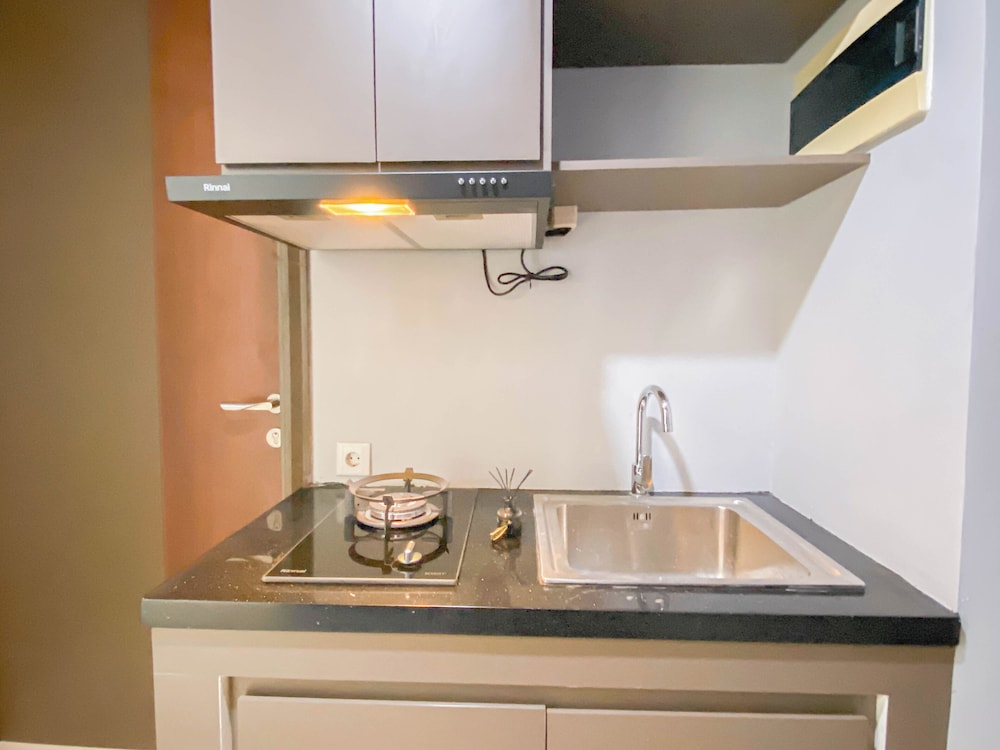 Minimalist and Cozy Living 2BR Pollux Chadstone Apartment