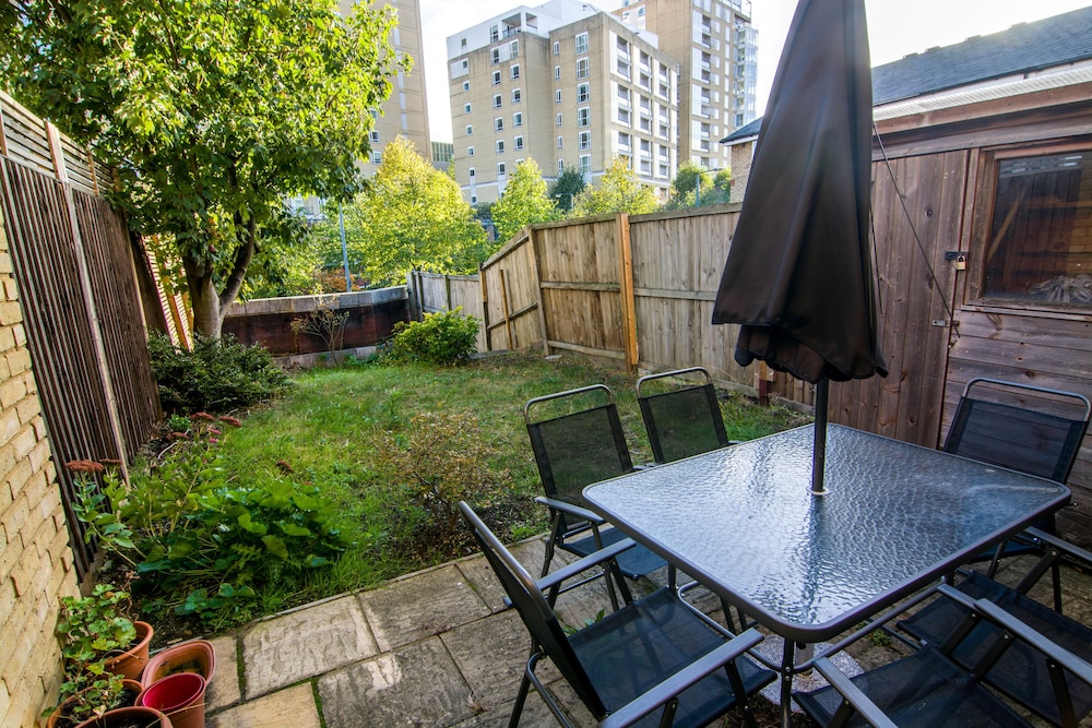 outdoor bbq area