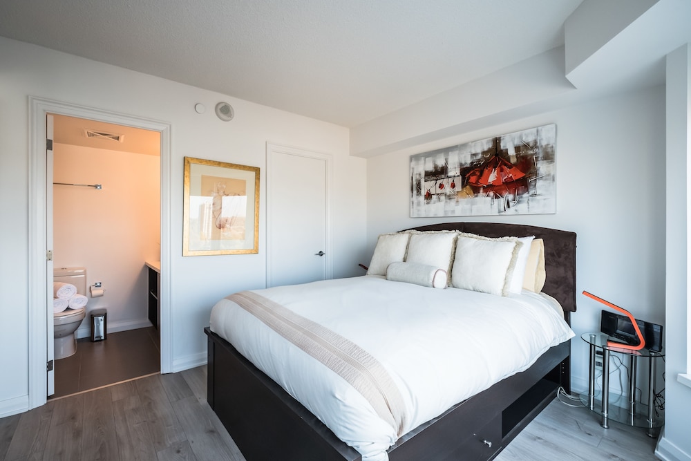 QuickStay - Luxury Executive in Yorkville (Yonge & Bloor)