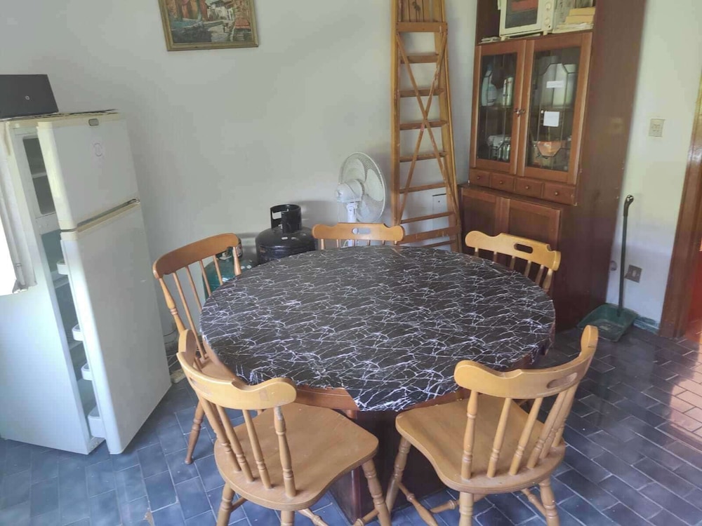 3 bed - Sleeps 6 - Mountain View - Parking - Pets
