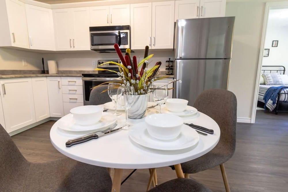 Saint John Vacations - Gorgeous Condo Near UNB Hospital w Parking 202 - Property Image 4