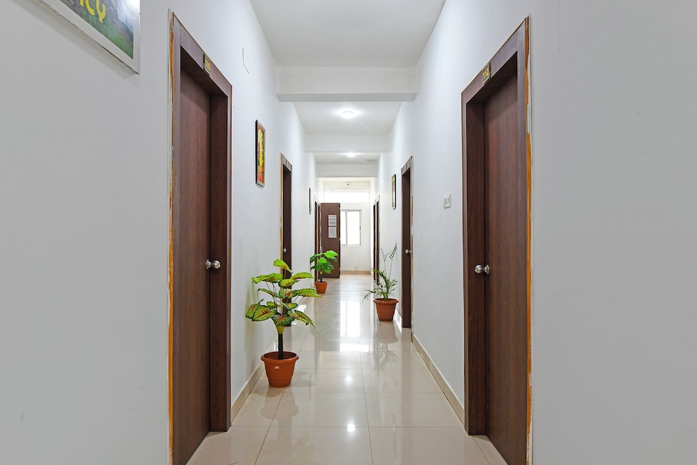 Fabhotel Rajdhani Residency