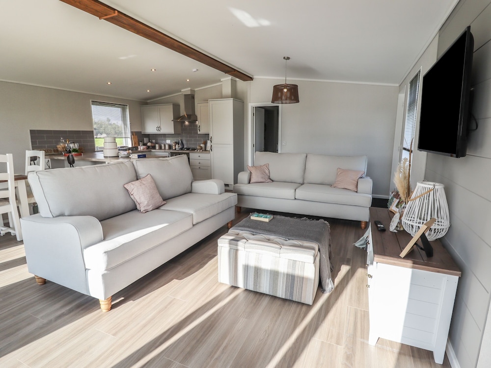 35 Delamere Point