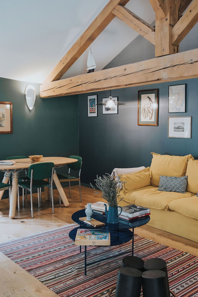 Lyon Country House - Tour de Garde