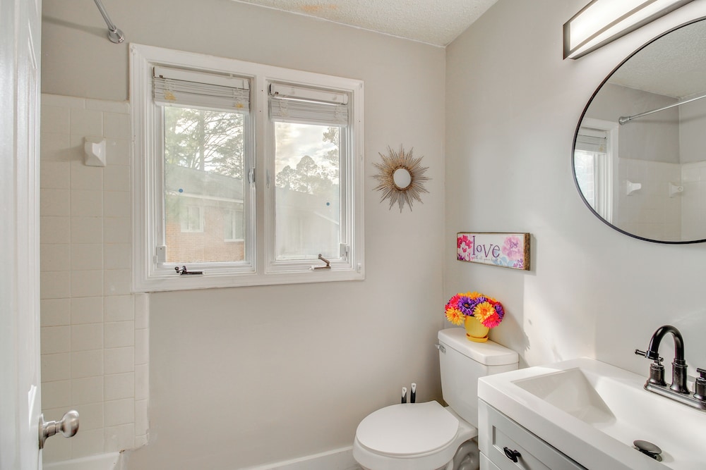 Easy Access to I-77 & I-20: Columbia Duplex!