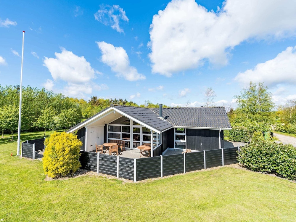 5 Person Holiday Home in Hemmet