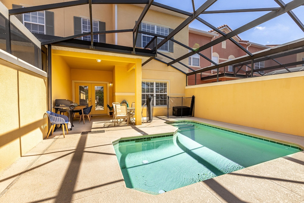 Stunning TownHome With Private Pool close to Disney by RedAwning - Image 4