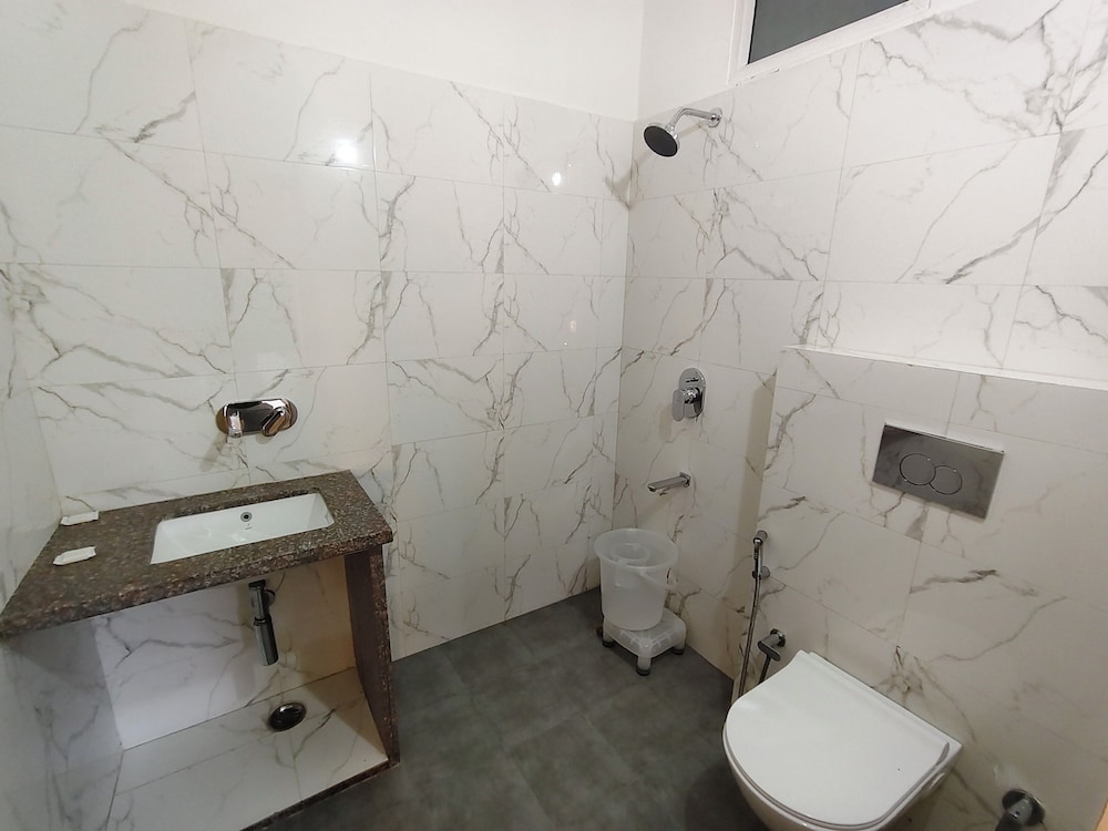 Hotel Devi Ram Atithi Bhawan Vrindavan By HRG