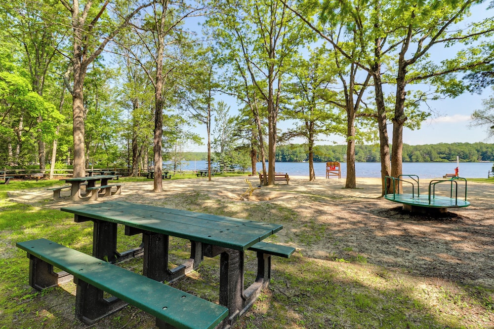 Home w/ Pool & Lake in Jim Thorpe: 6 Mi to Dtwn!