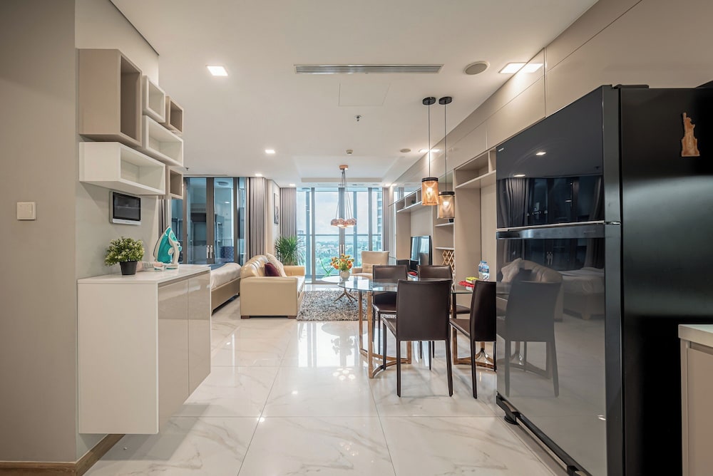 Somi Luxstay Landmark 81
