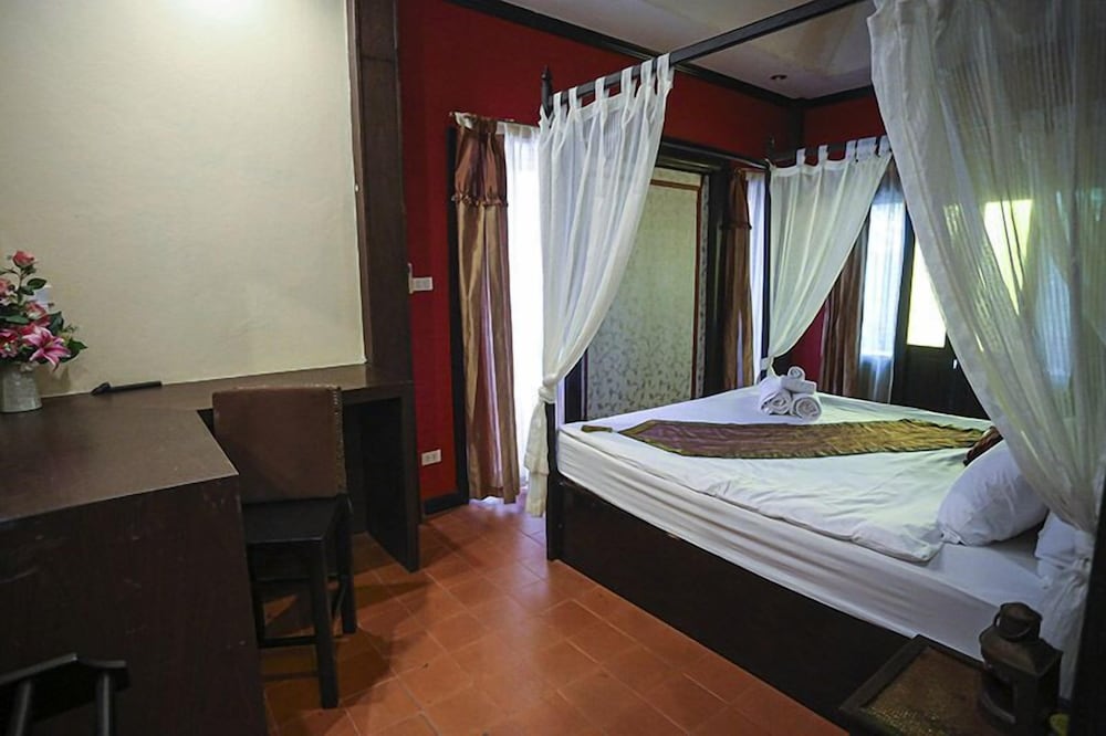 Phalaburi Resort by dreamhouse