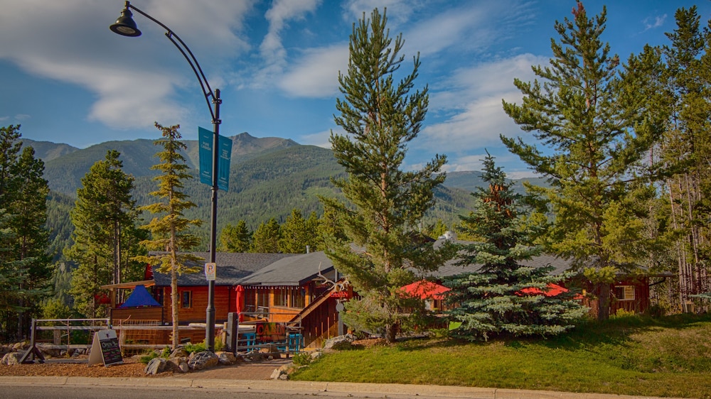 Earl Grey Lodge