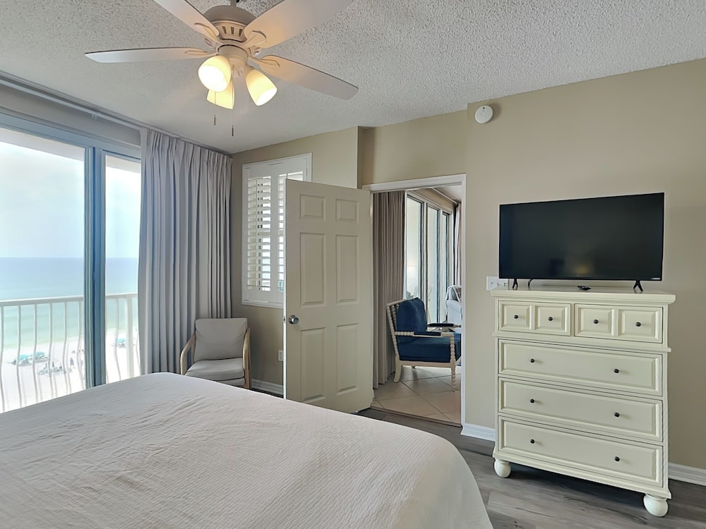 Emerald Key #602 by Southern Vacation Rentals