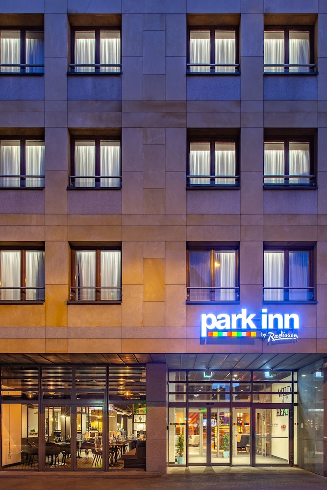 Hotel Park Inn by Radisson Poznan - Image 1