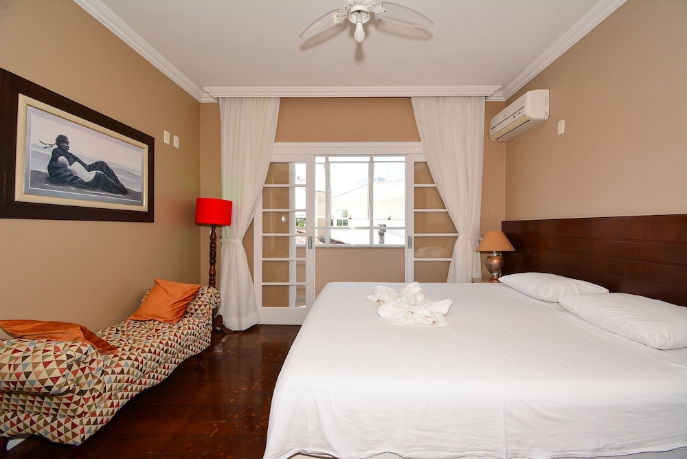 Casa com Piscina Morro das Pedras