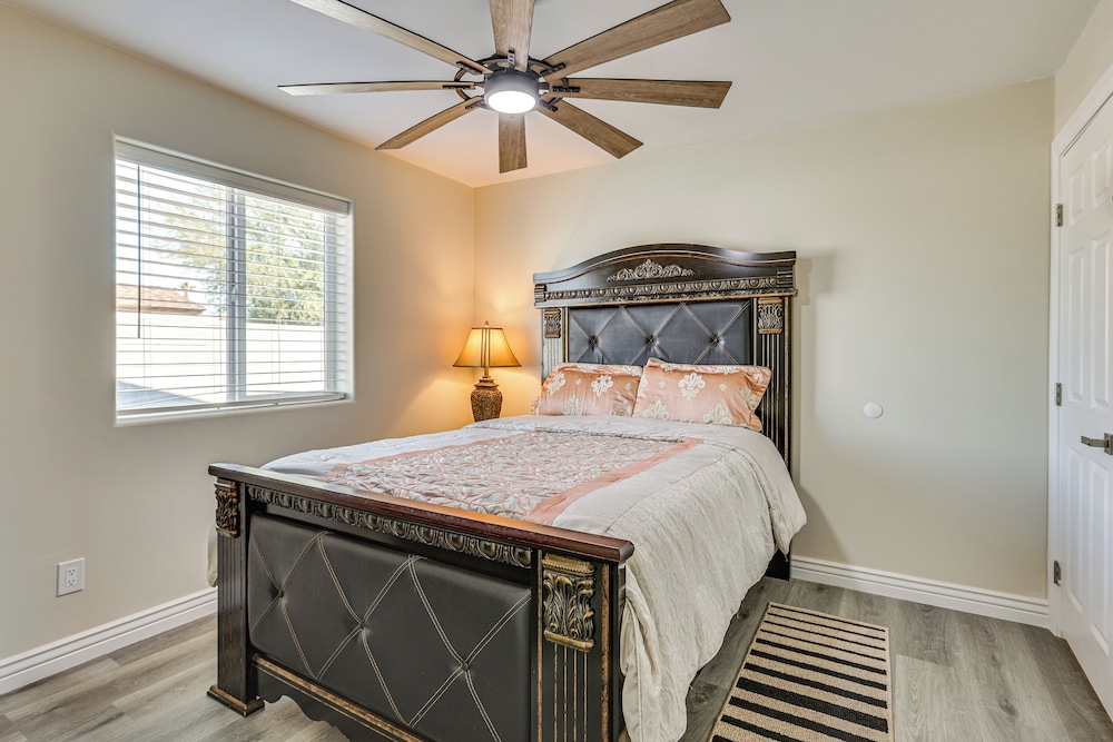 3 Mi to Desert Diamond Arena: Peoria Home w/ Yard!
