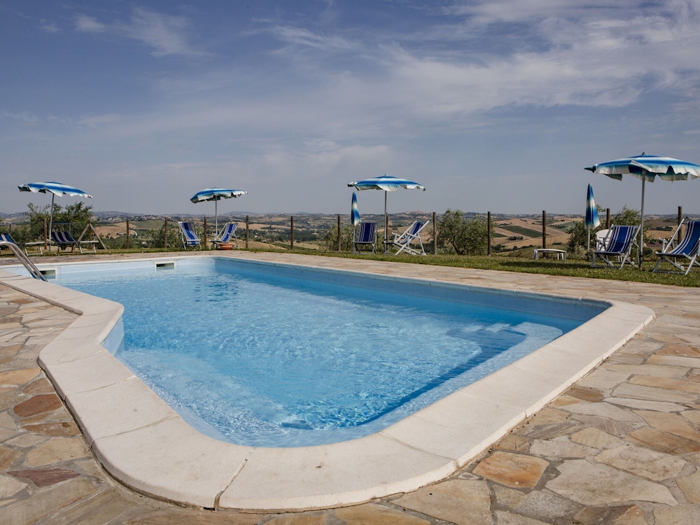 Farmhouse in Marche With Pool & Wine Tours