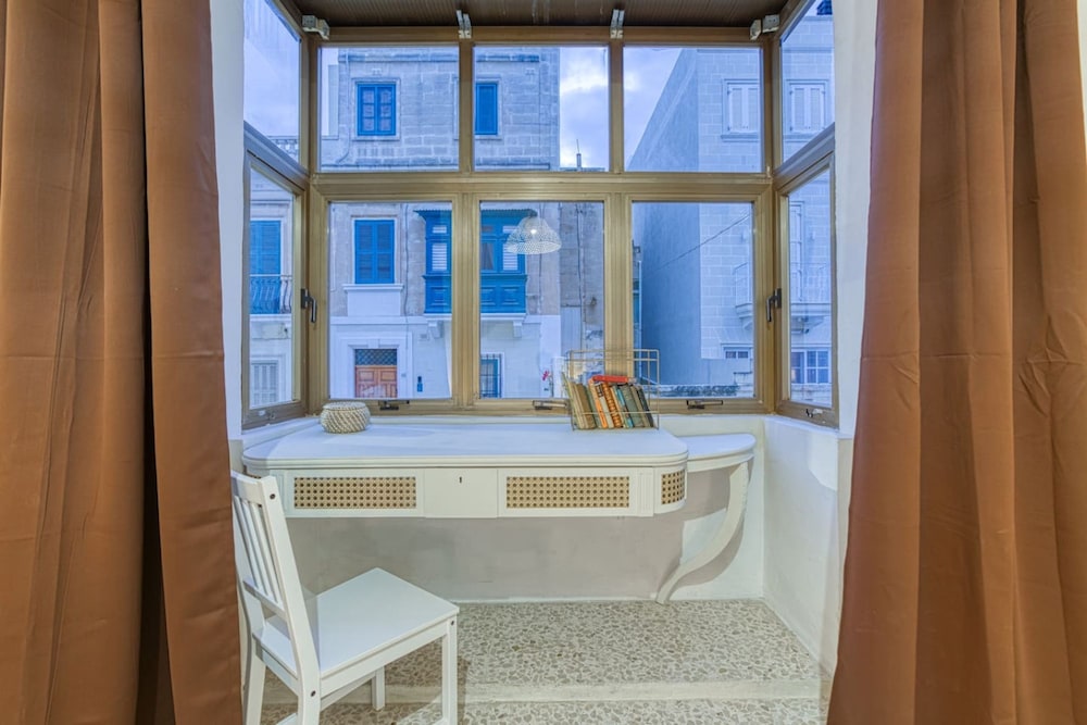 Lilly the Traditional Maltese Townhouse in Sliema