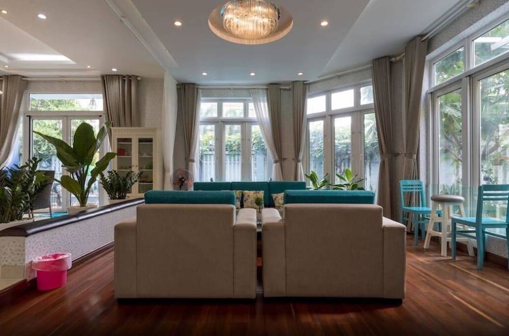 5 Bedrooms Pool Villa w Karaoke