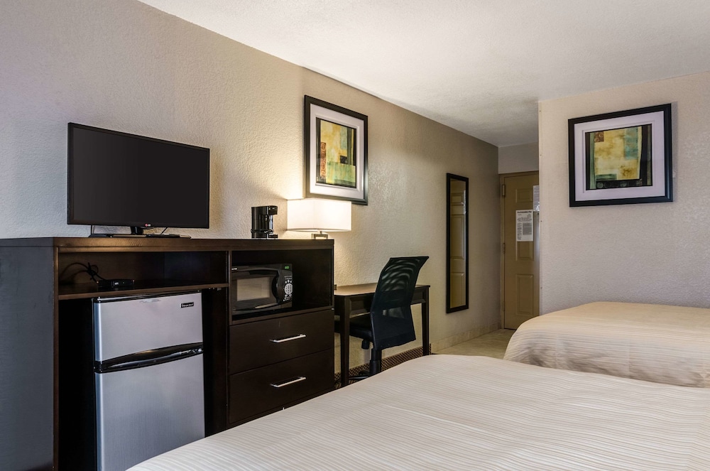 Quality Inn & Suites Winfield