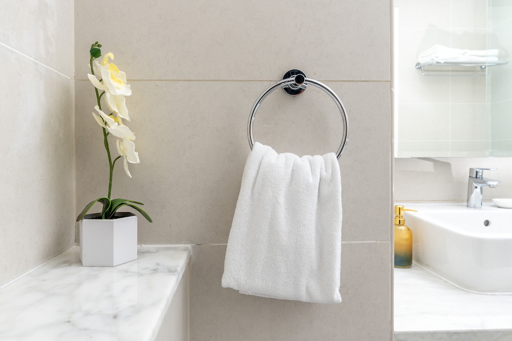 Whitesage -  Fancy Studio With Mesmerizing Canal Views