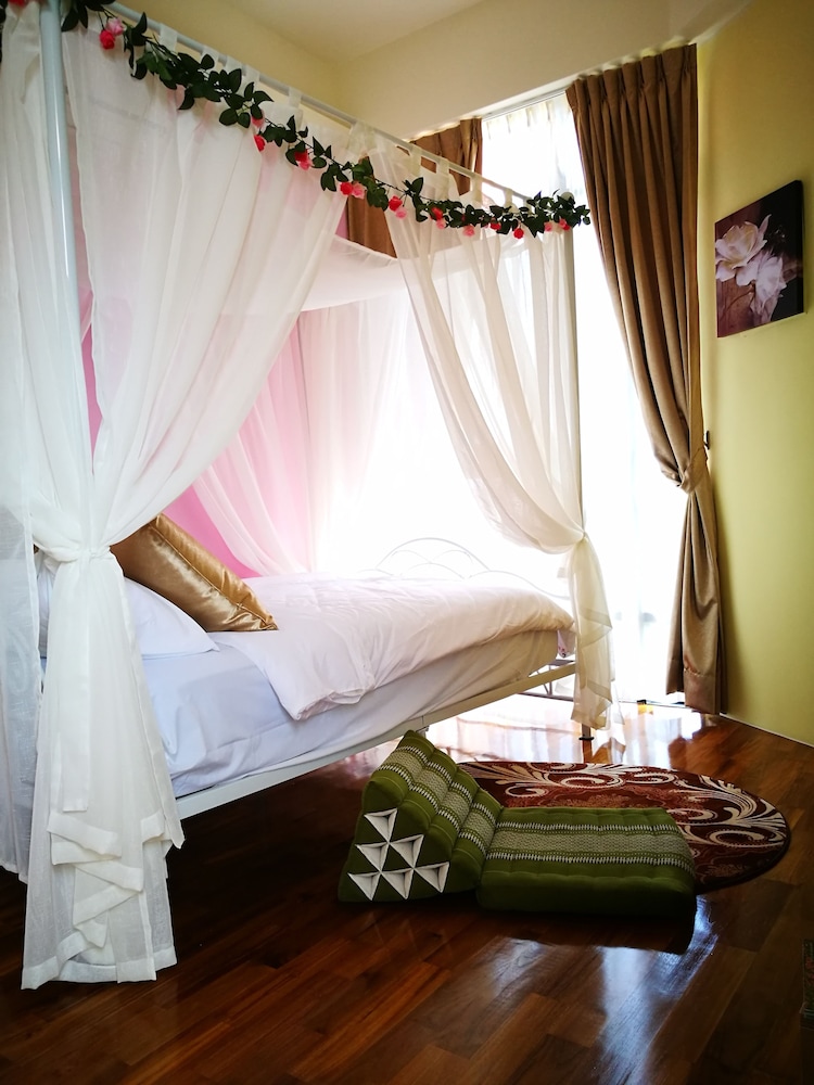 198 Red Hat B&B
