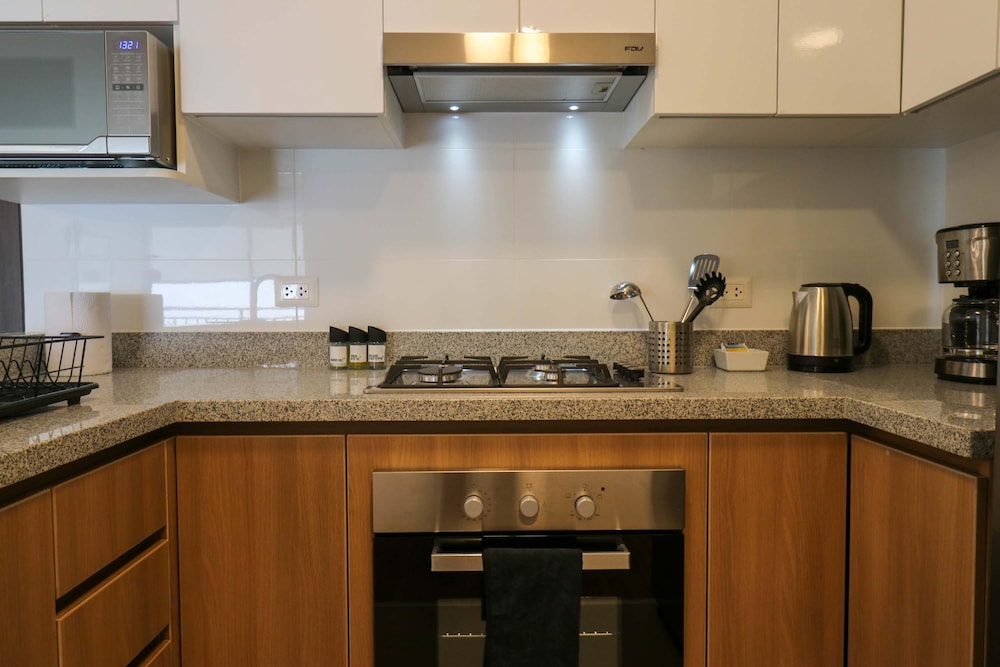 w Amazing 3BR w Balcony in San Isidro