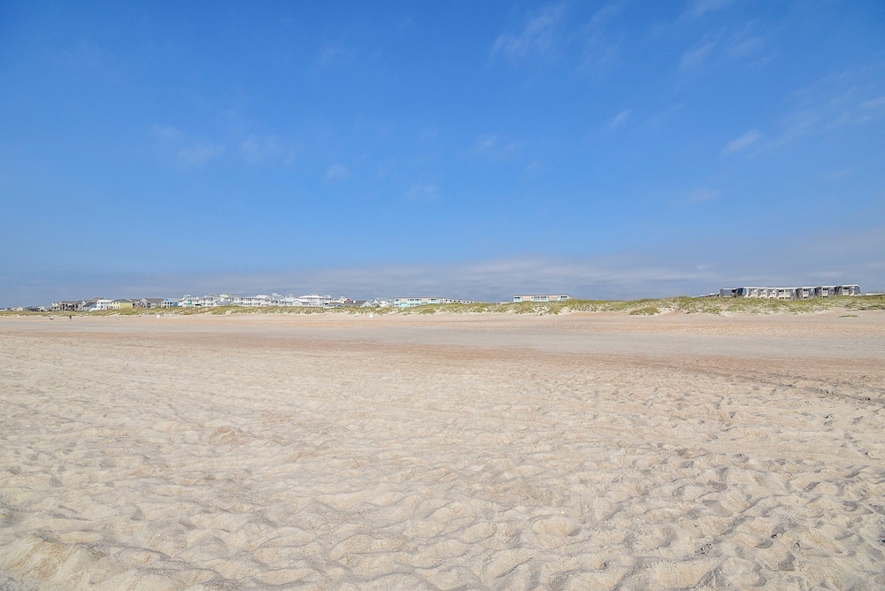 Coastal Condo w/ Public Atlantic Beach Access view 4
