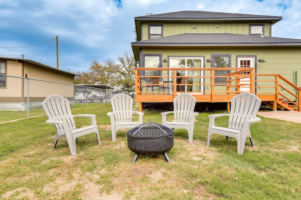 Lakefront Granbury Home With Fire Pit & Grill! view 5