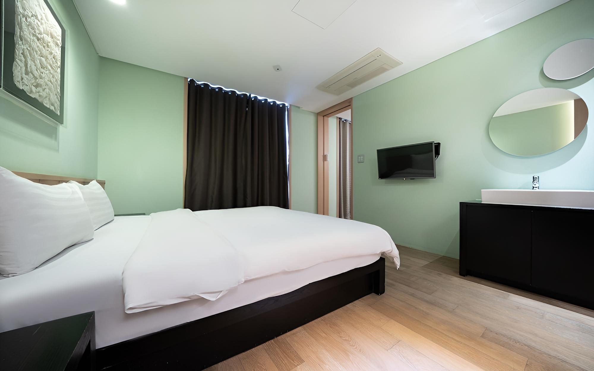 Incheon Ali Suite Hotel