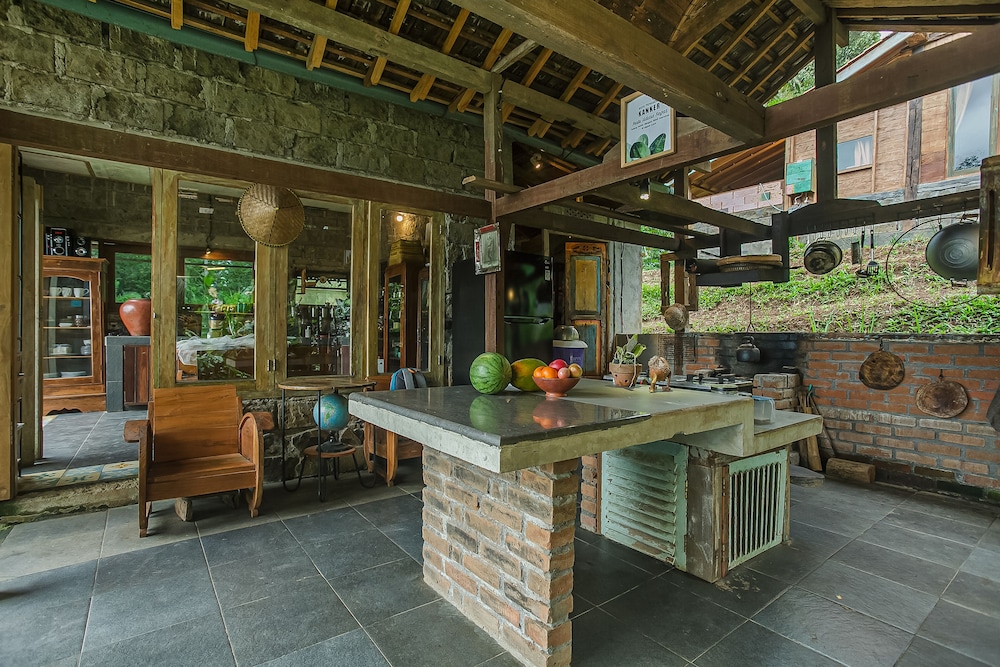 Tepi Sawah Lodge