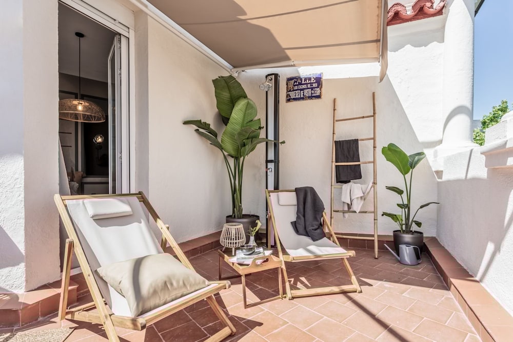 Kasai - 2 Bedrooms and Terrace in Malasa a
