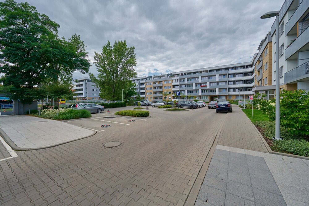 Spacious Apartment by Renters view 5
