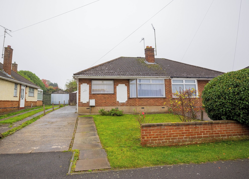 3 Bed - Sleeps 4 - Free Parking - Private Garden