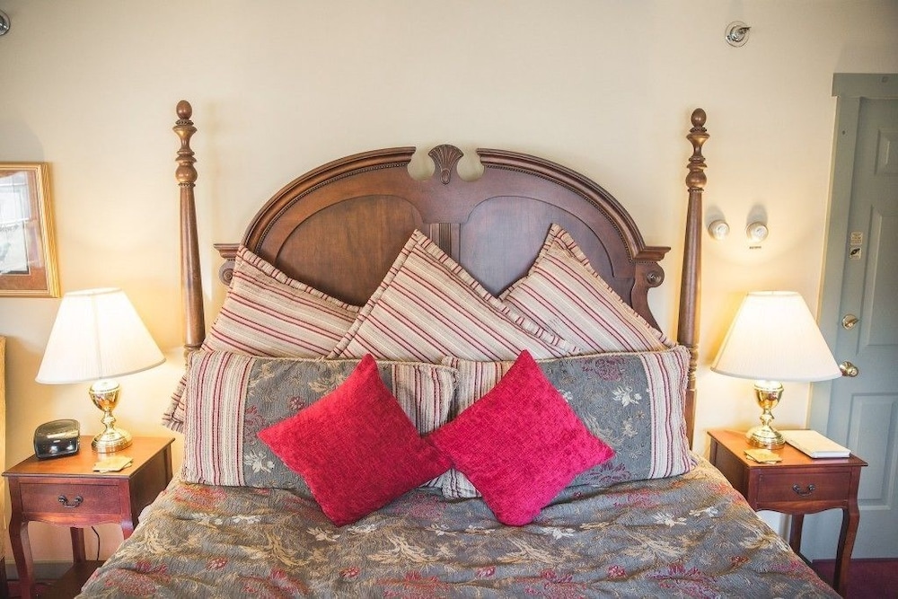 Rosewood Country Inn