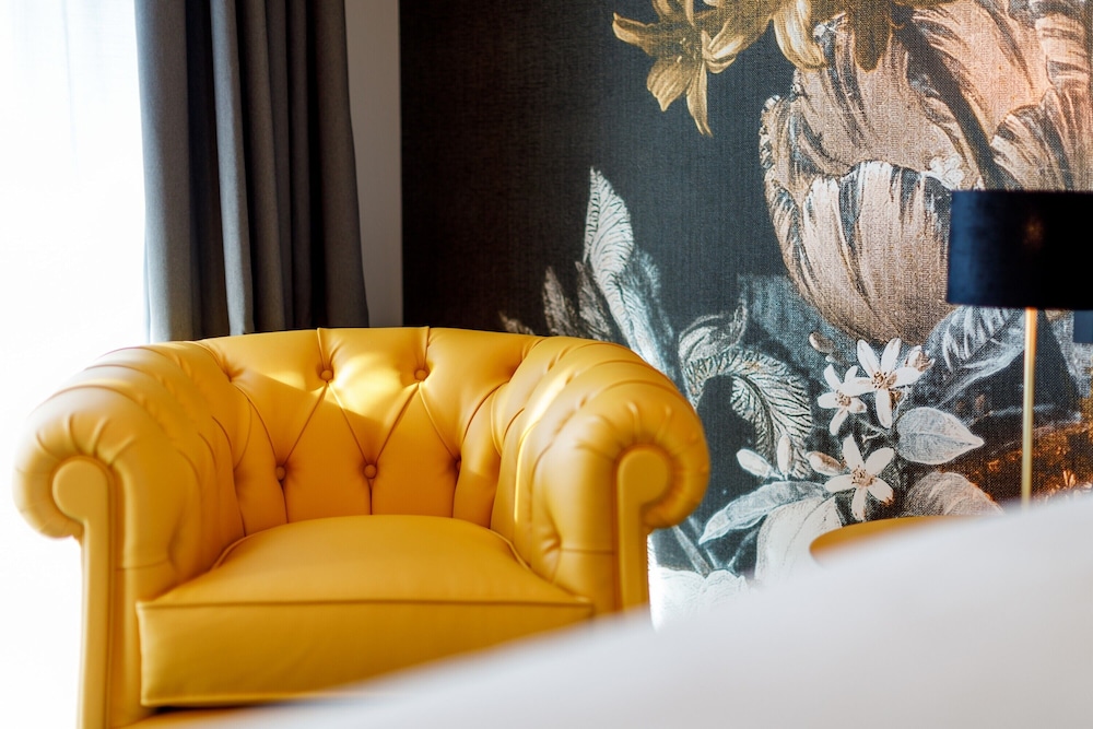 Hotel DeVille view 3