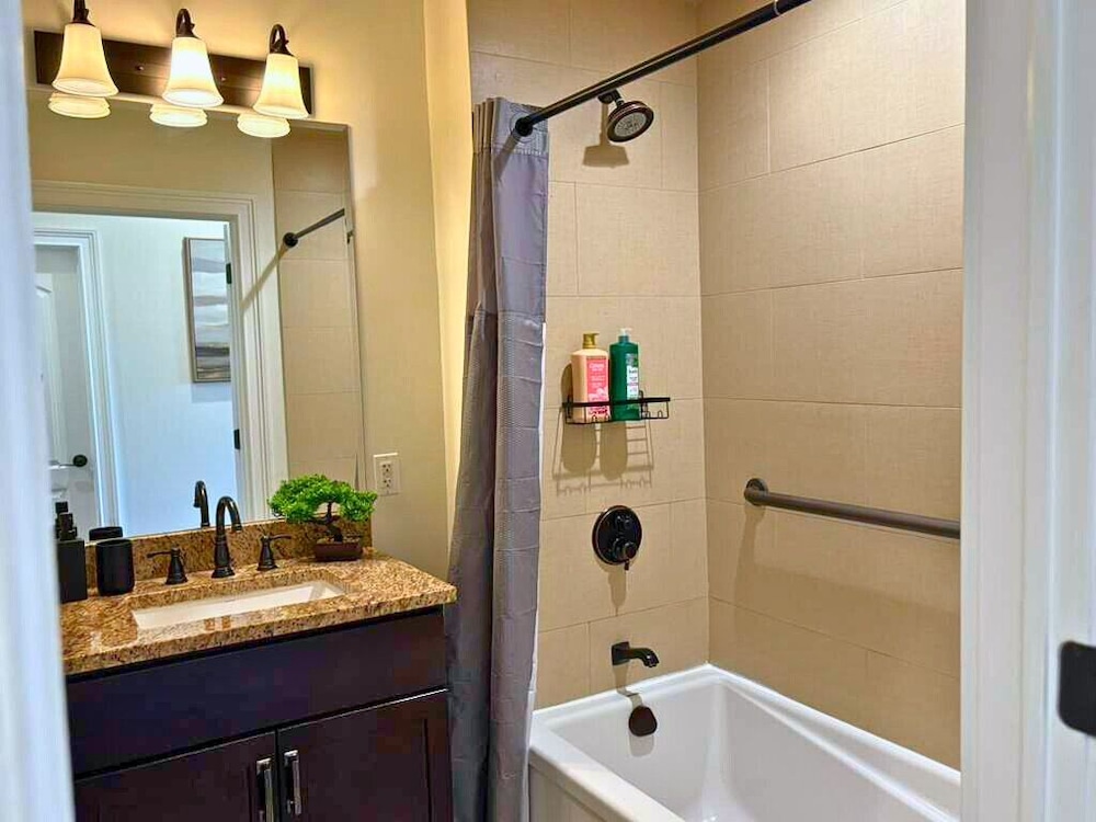 Well-Equipped 2BR - Greenbay 301