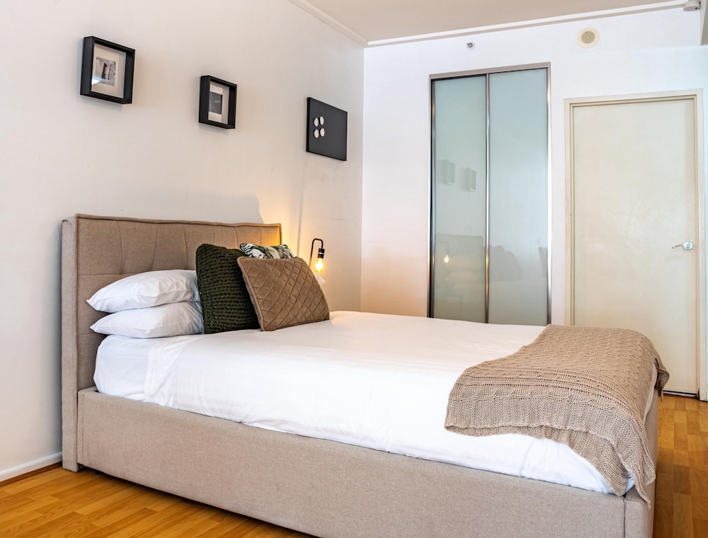 Stylish Studio With Pool & Gym in Heart of Sydney
