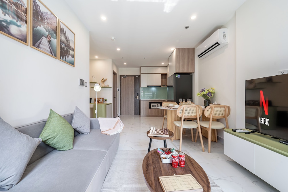 LA Nest 1bed with pool view big deal