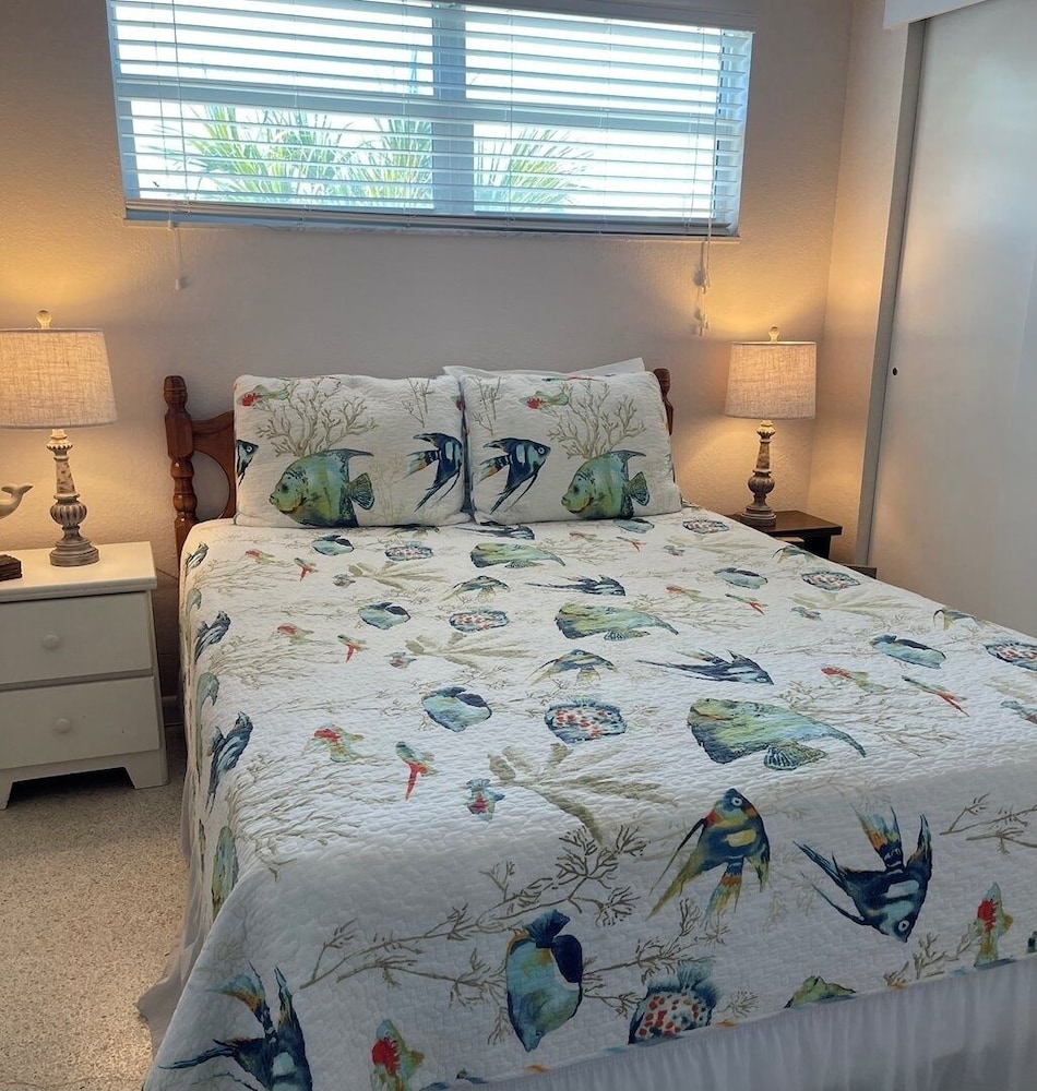 763 North Shore Downstairs 3 Bedroom Apts by RedAwning view 5