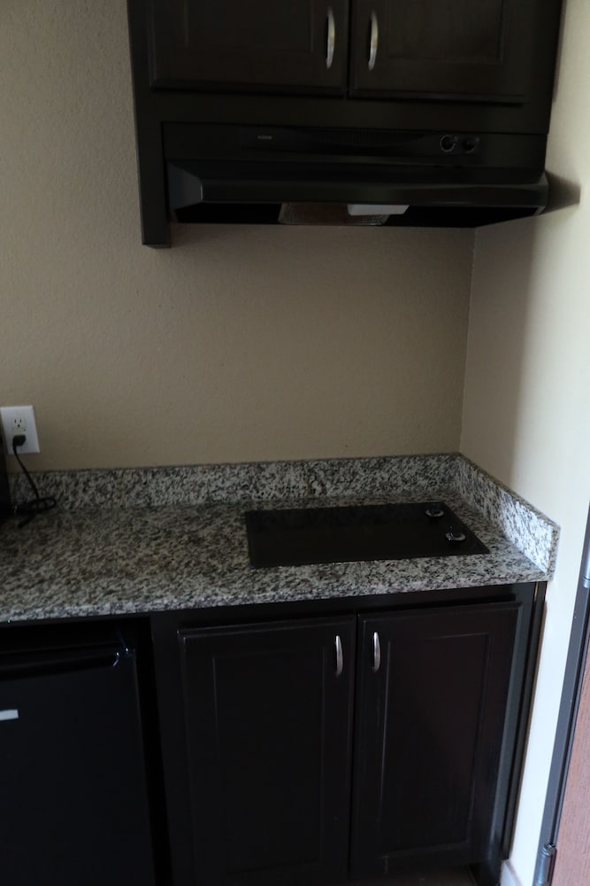 West Worth Inn and Suites