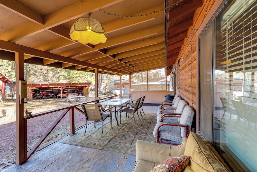 16 Mi to Mogollon Rim: Home w/ Deck in Payson!